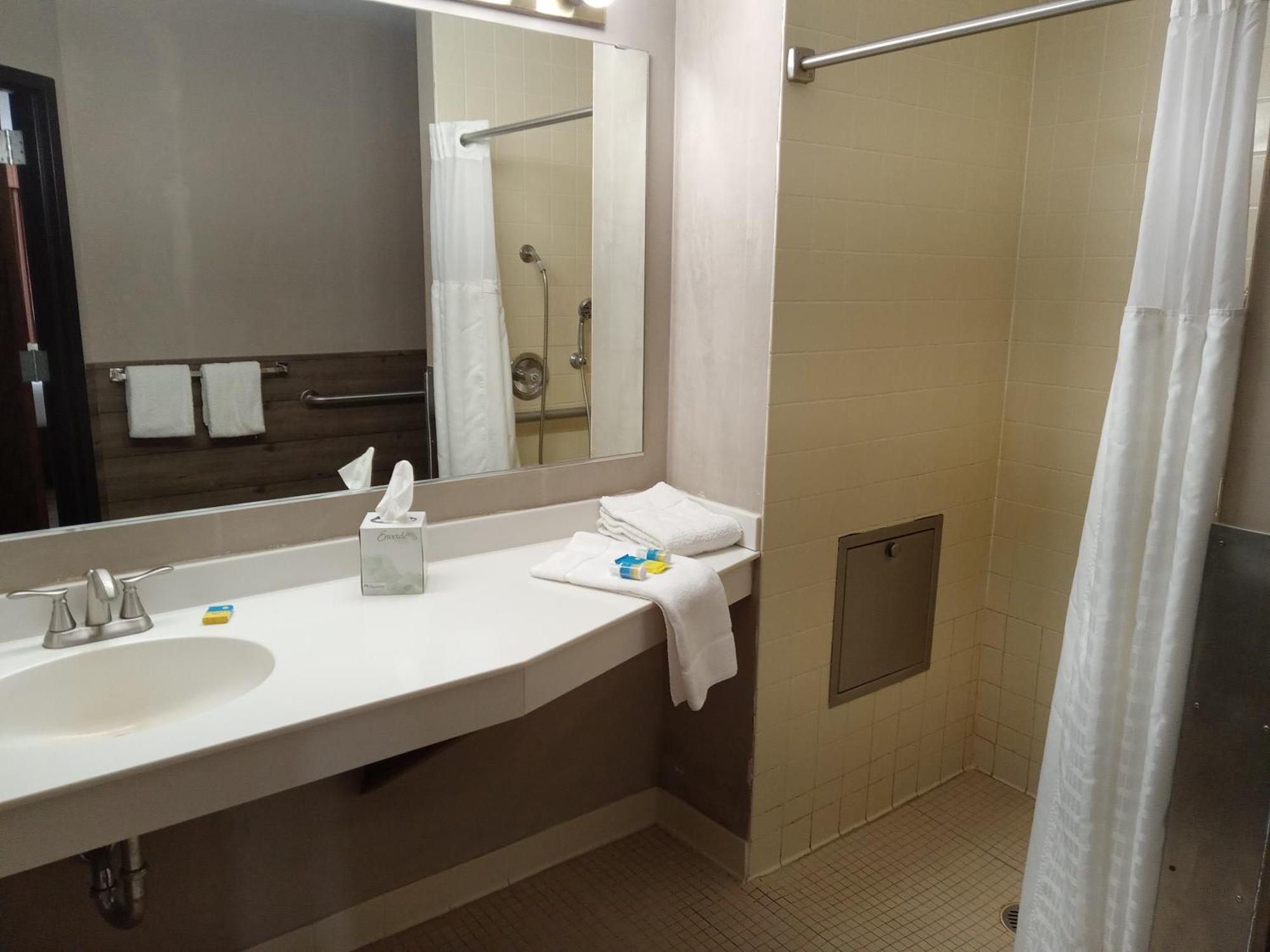 Paradise Shores Hotel Holcombe Экстерьер фото